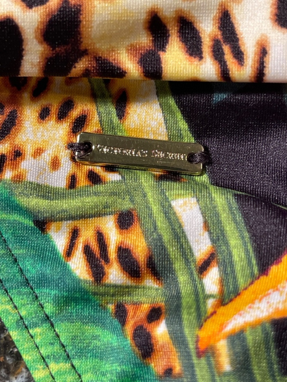 Like new Victoria Secrets bikini bandeau M set blogger’s favorite - Picture 9 of 12